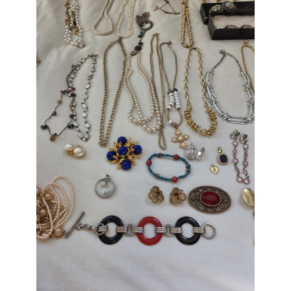 huge vintage estate jewelry lot - Picture 7 of 15